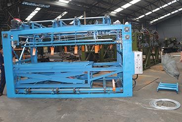 Geelong machinery exported one container：veneer composer/builder/jointer machine, glue thread, mending glue tapes to Indonesia.