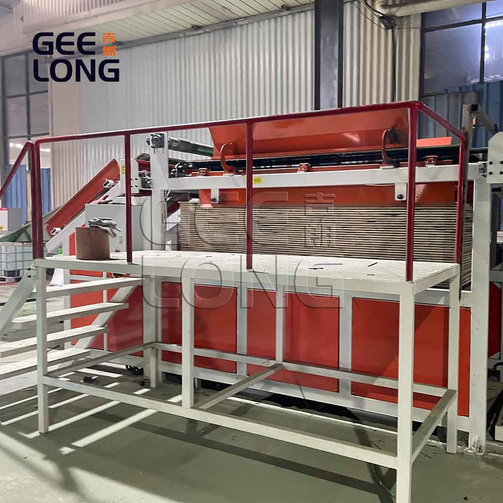 PP film faced plywood machine