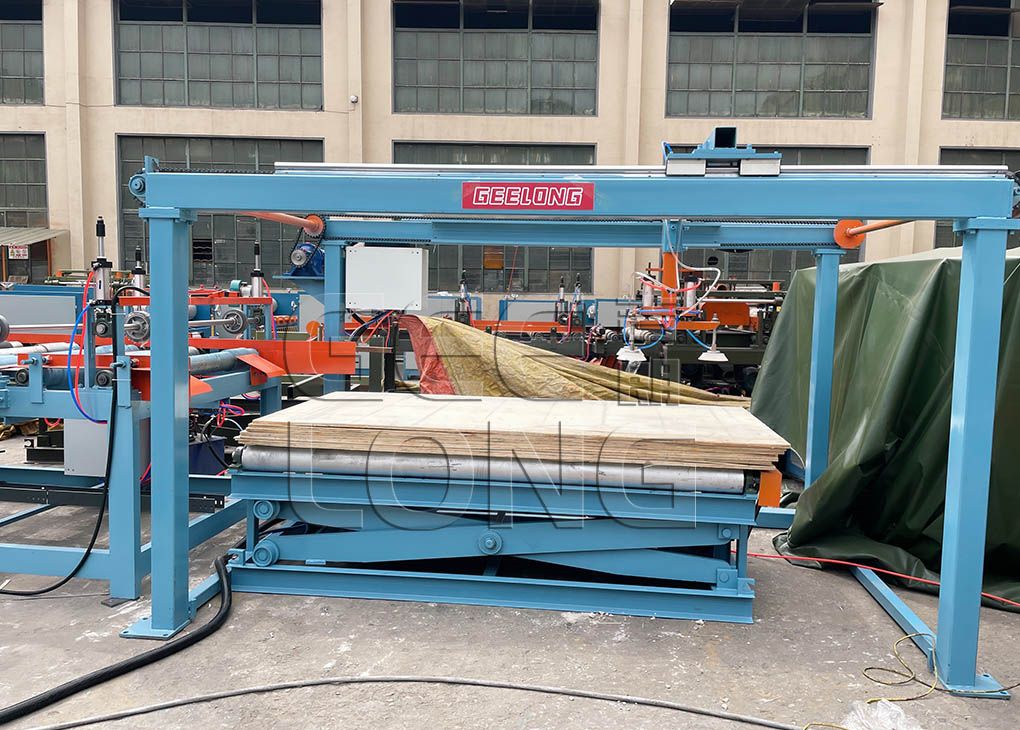 China GEELONG roller type plywood edge cutting saw machine