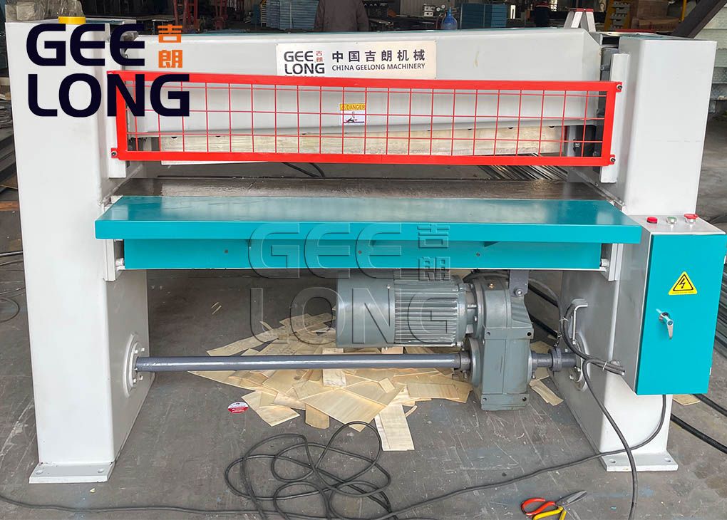 Veneer Clipper Machine for vertical pattern veneers