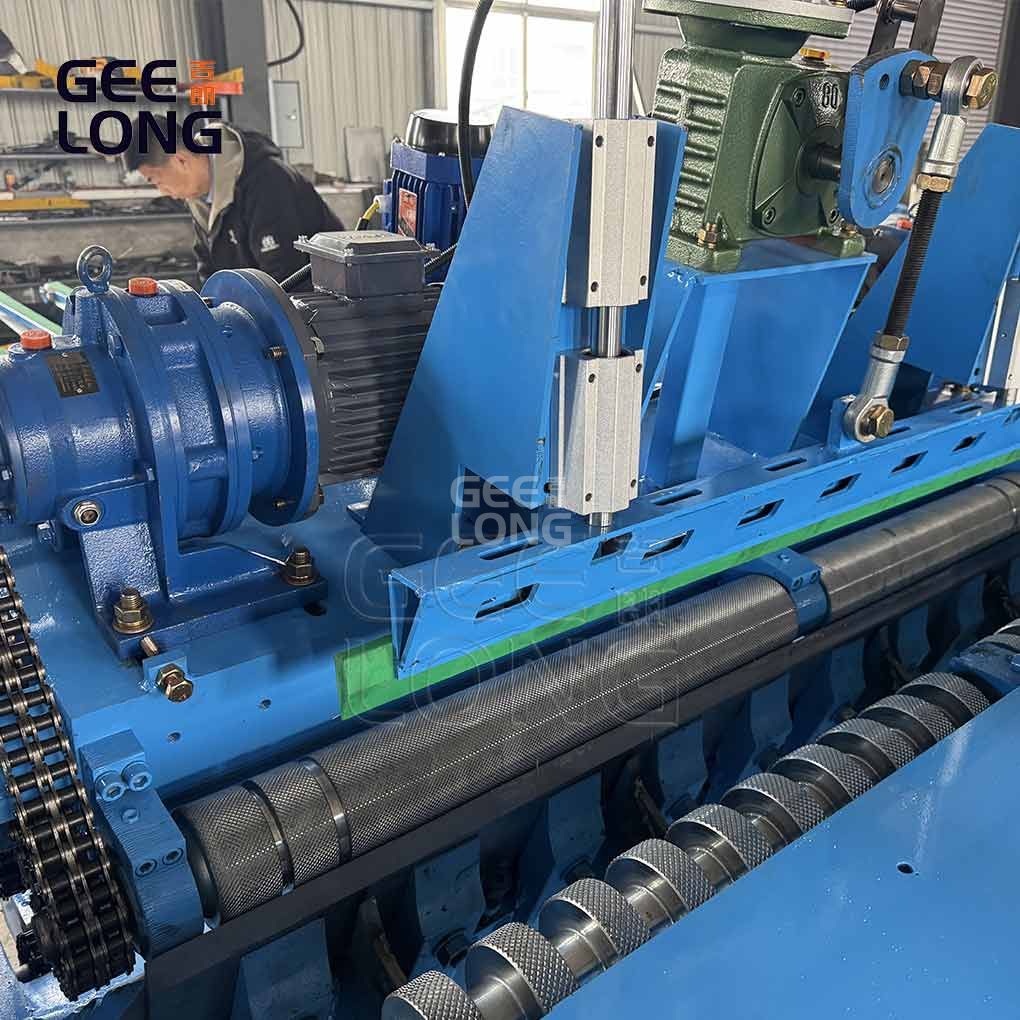 SMALL LOG veneer peeling line GEELONG SMALL LOG veneer peeling line GEELONG